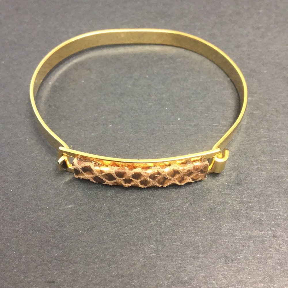AV Max cuff bracelet